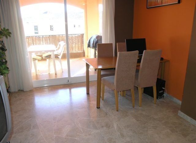 Apartamento en Nueva Andalucia - image dinning-area-640x467 on https://www.laconchaliving.com