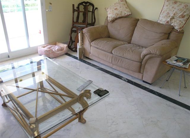 Apartment in Puerto Banus - image lounge-1-640x467 on https://www.laconchaliving.com