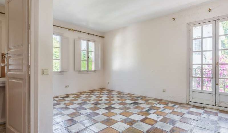Town House in Marbella - La Virginia - image Town-House-for-sale-in-La-Virginia-Marbella-Golden-Mile-7-800x467 on https://www.laconchaliving.com