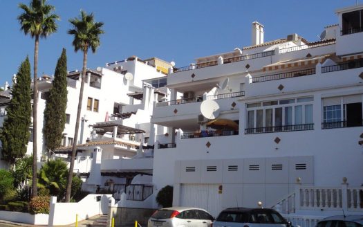 Sunny apartment in Valle Romano Estepona - image Apartment-Pueblo-Evita-Benalmadena-1-525x328 on https://www.laconchaliving.com