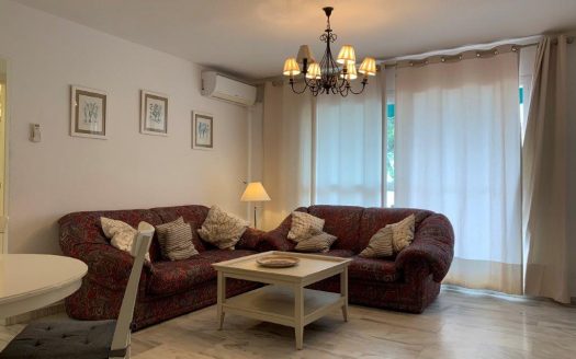 Bonito apartamento junto a la playa