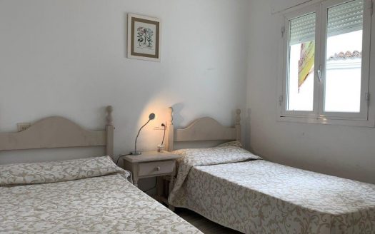 Bonito apartamento junto a la playa