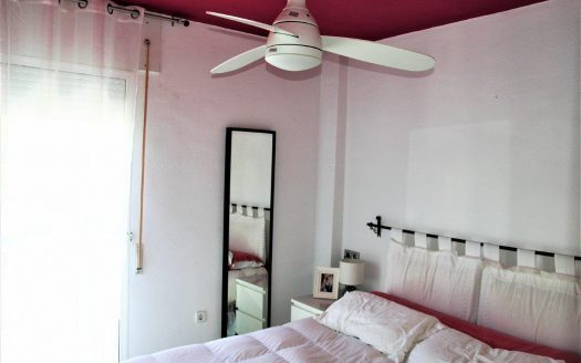 Adosada al lado de la playa de Marbella