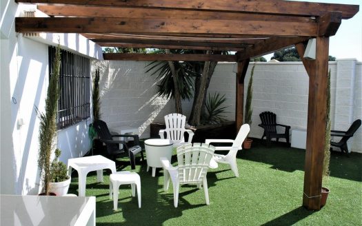 Adosada al lado de la playa de Marbella