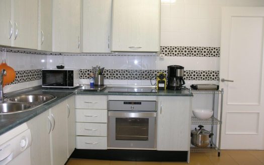 Adosada al lado de la playa de Marbella