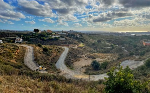 Building a new home in Loma de Flamenco