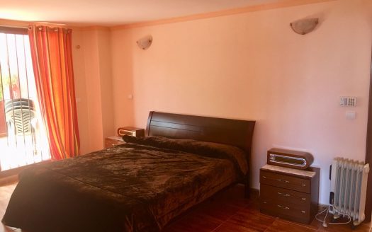 Трехэтажная вилла в Эль Росарио