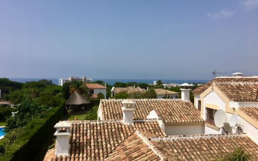 Трехэтажная вилла в Эль Росарио