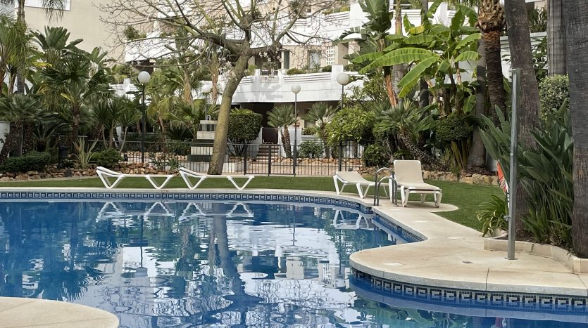 Apartamento en alquiler en Valle del Golf - Fuente Aloha - image Apartment-for-rent-in-Fuente-Aloha-Nueva-Andalucia-Marbella-2-835x467 on https://www.laconchaliving.com