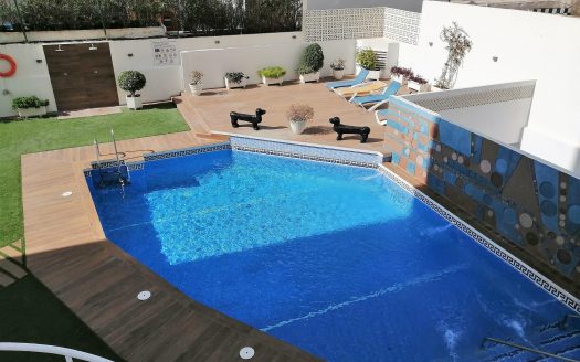 Marbella beachfront apartment for rent