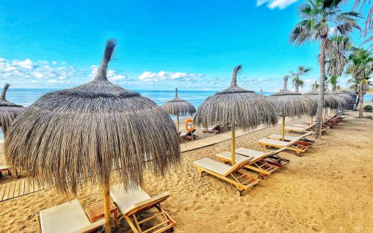 Marbella beachfront apartment for rent